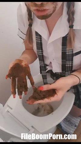 ScatShop: CremeDeLaJen - Schoolgirl plays with poop out of toilet [UltraHD 2K/1280p/733 MB]