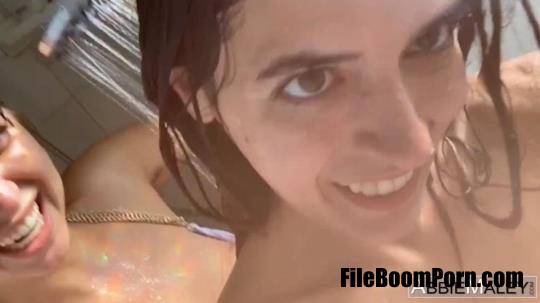 AbbieMaley: Riley Reid, Abbie Maley - Bathtime Is A Lot More Fun [SD/480p/152 MB]