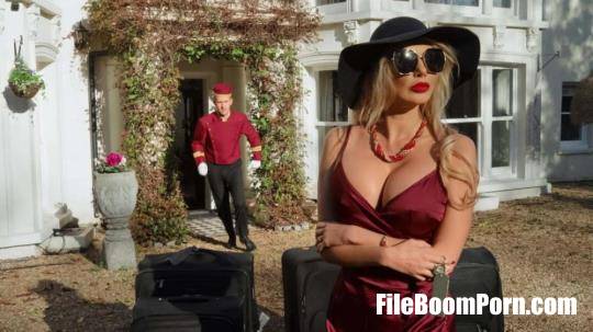 MilfsLikeItBig, Brazzers: Amber Jayne - Banging The Bellhop [SD/480p/406 MB]