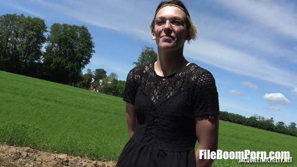 Alexandra - Alexandra, 22ans, nouvelle video dans le dos de sa cherie ! (FullHD/1080p/1.08 GB) JacquieetMichelTV