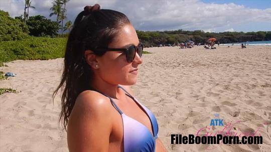 ATKGirlfriends: Zoe Bloom - Virtual Vacation Big Island 3-11 [SD/400p/260 MB]