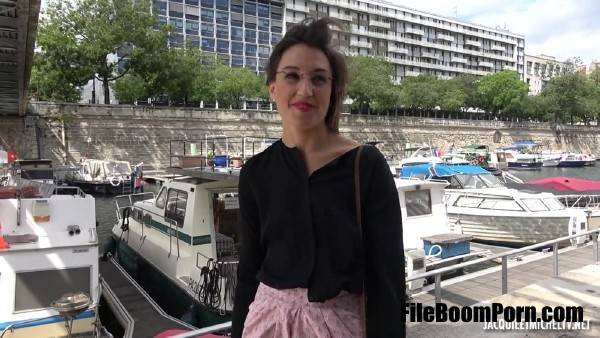Marie - Marie, 27ans, comptable a Bordeaux ! (FullHD/1080p/1.09 GB) JacquieetMichelTV