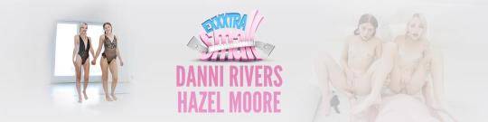 TeamSkeet, ExxxtraSmall: Danni Rivers, Kate Bloom - Petite Pigtail Princesses [HD/720p/1.70 GB]