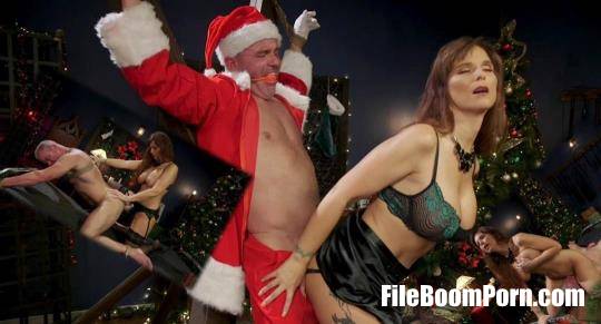 DivineBitches, Kink: Syren de Mer, Dale Savage - Santa Gets Got: MILF Syren de Mer Catches Dale Savage in Her Dungeon [SD/540p/503 MB]