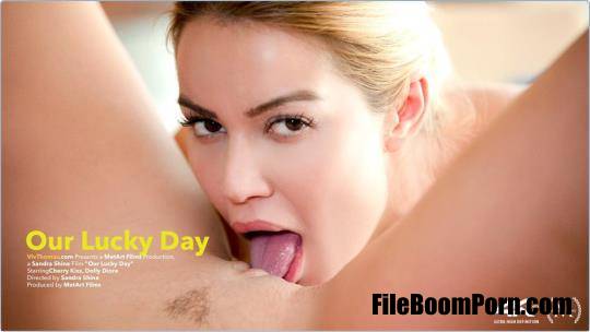 VivThomas, MetArt: Cherry Kiss, Dolly Diore - Our Lucky Day [HD/720p/711 MB]