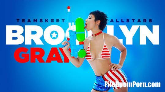 Brooklyn Gray - A Naughty 4th of July [HD/720p/528 MB]