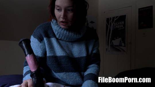 Clips4Sale, ManyVids: Bettie Bondage - Mom Helps with Massive Equine Penism [UltraHD 4K/2160p/1.37 GB]