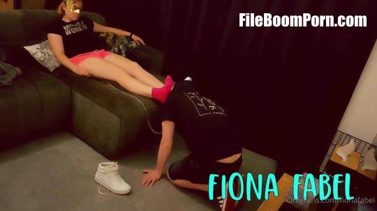 FionaFabel: No Matter How Stinky My Socks Are He Loves Them [HD/720p/193.78 MB]