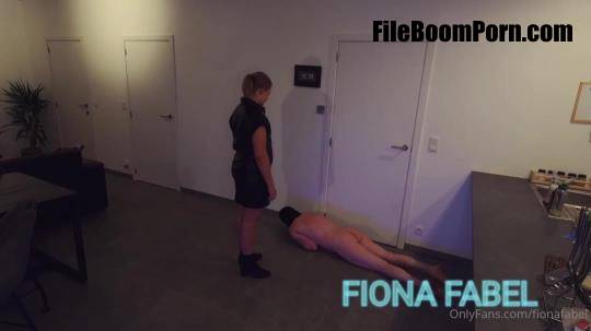 Onlyfans: Fiona Fabel - Time For His Weekly Obedience Training With Some Pet Play [FullHD/1080p/217.77 MB]