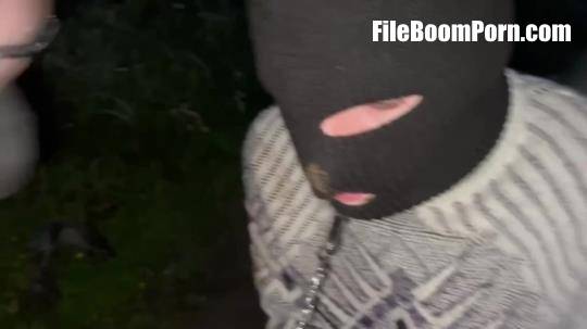 RussianMistressXany: Extreme Femdom Outdoors Session [FullHD/1080p/1.44 GB]