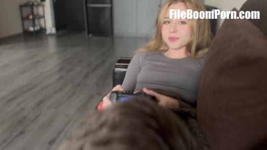 Pornhub, Zxlecya: I Watched Netflix With A Hot Blonde & Cum In Mouth [FullHD/1080p/131 MB]