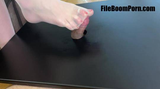 Clips4sale: White nylons black board footjob 1st angle [UltraHD/2160p/683.28 MB]