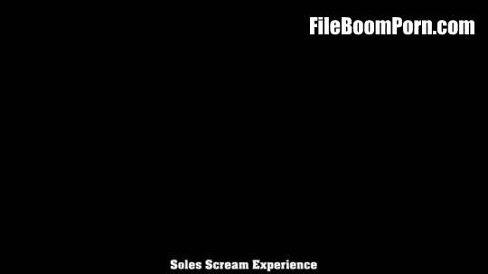 Soles Scream Experience - Scarlett Distracted From Phone Call [SD/606p/48.43 MB]