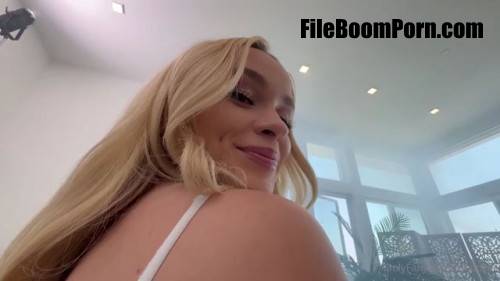 OnlyFans: Khloe Kingsley - Backdoor Fun - Anal Debut [SD/360p/514 MB]