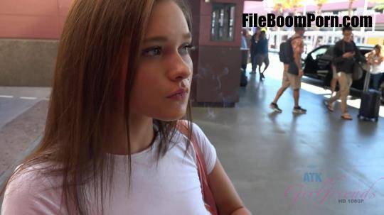 Zoe Bloom - Las Vegas 1/3 - 788 Scene #1 [SD/480p/885 MB]