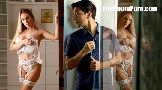 FamilyXXX, NewSensations: Bunny Madison - Stepmom Bunny Madison Helps Clear His Head [HD/720p/1.67 GB]